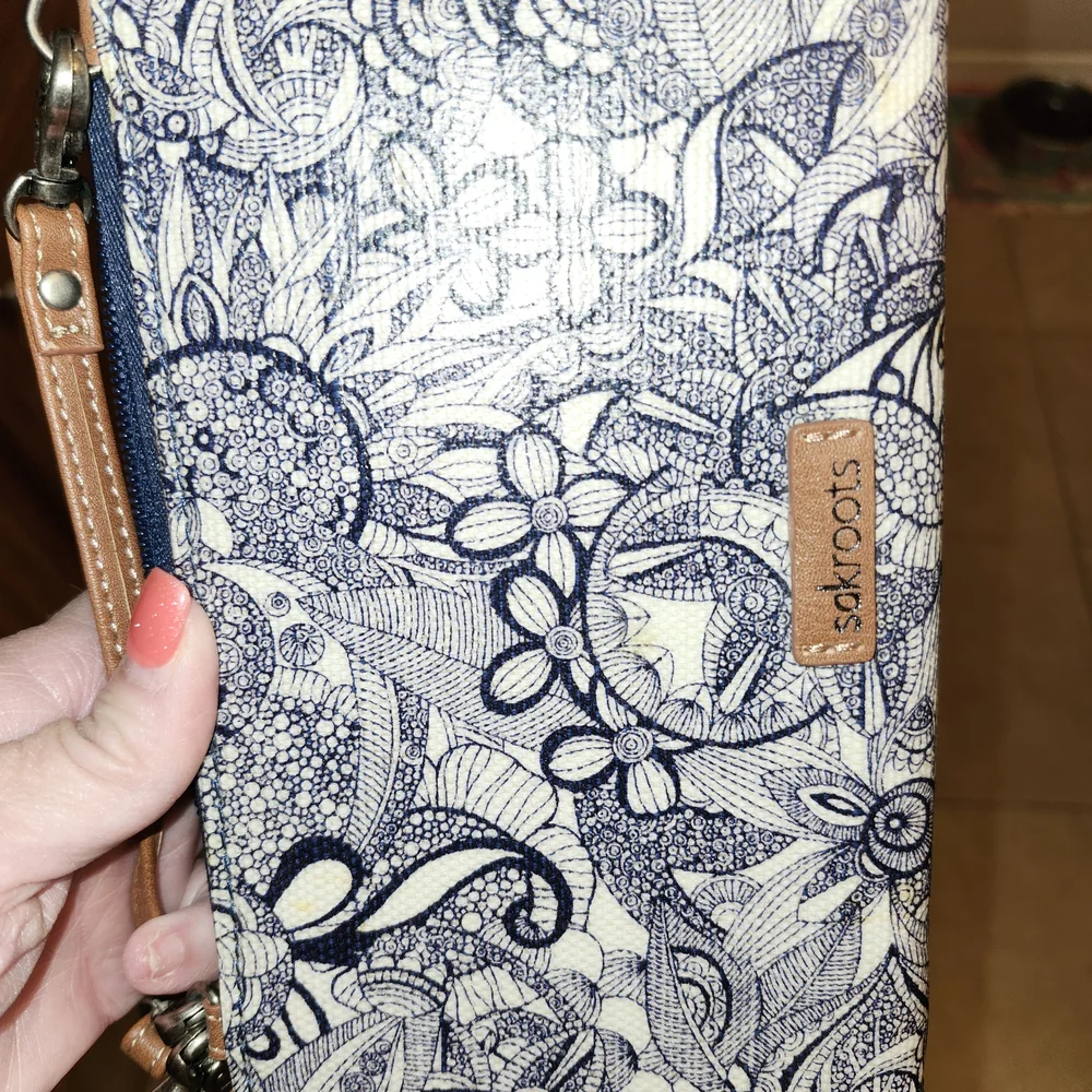 Sakroots Blue and Cream Wristlet - Picture 1 of 6